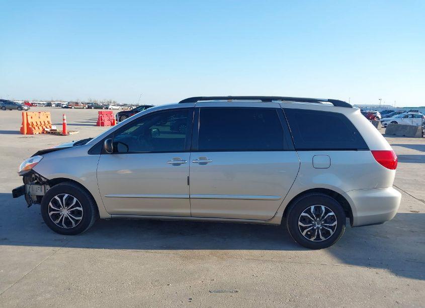 Photo 15 of 2009 Toyota Sienna CE (VIN 5TDZK23C09S245524)