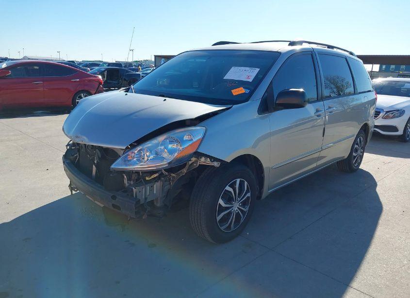 Photo 2 of 2009 Toyota Sienna CE (VIN 5TDZK23C09S245524)