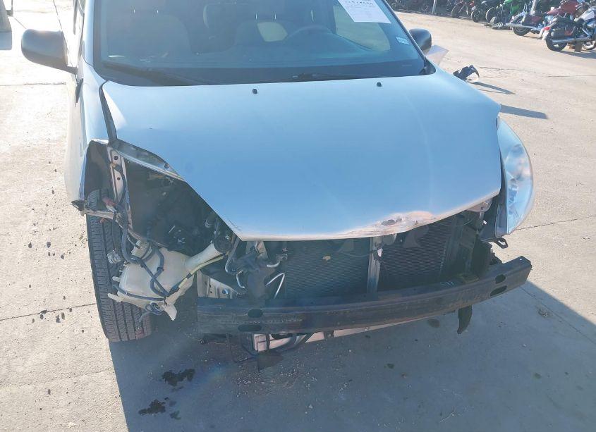 Photo 6 of 2009 Toyota Sienna CE (VIN 5TDZK23C09S245524)