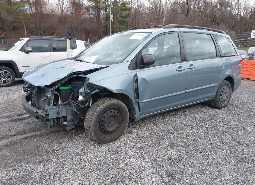 Photo 2 of 2007 Toyota Sienna CE/LE (VIN 5TDZK23C175074750)