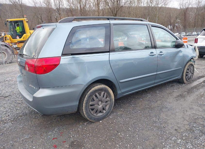 Photo 4 of 2007 Toyota Sienna CE/LE (VIN 5TDZK23C175074750)