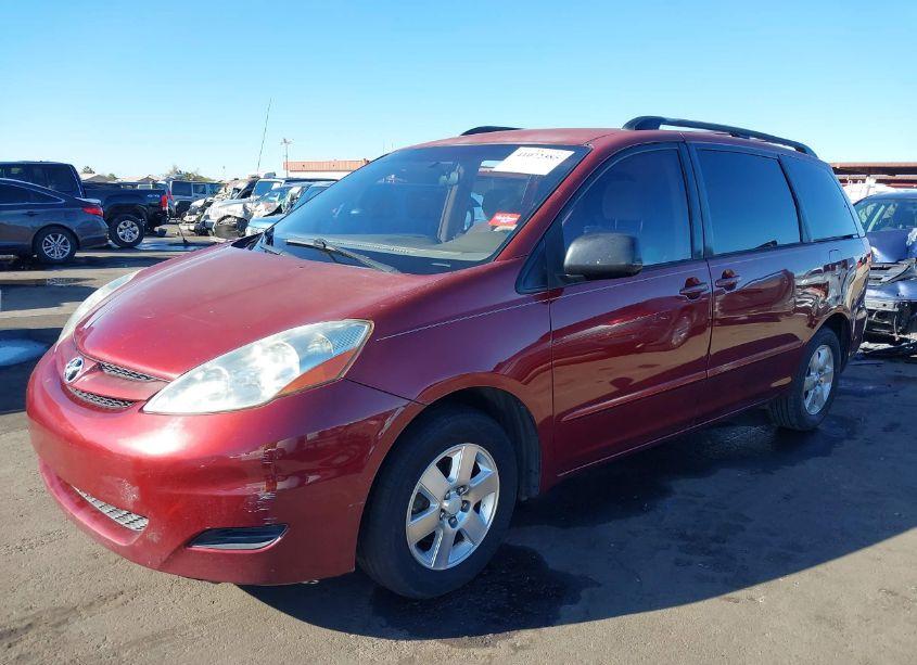 Photo 2 of 2007 Toyota Sienna CE (VIN 5TDZK23C17S001605)