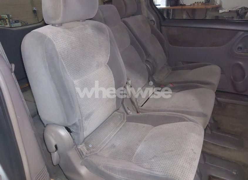 Photo 8 of 2007 Toyota Sienna LE (VIN 5TDZK23C17S021935)