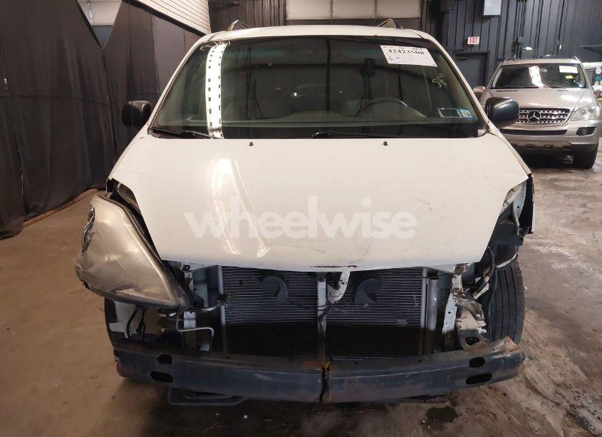 Photo 13 of 2007 Toyota Sienna LE (VIN 5TDZK23C17S034829)