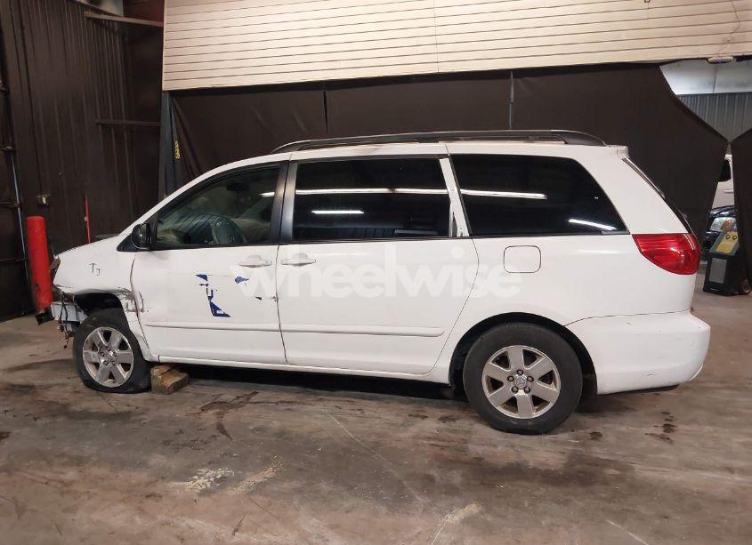 Photo 15 of 2007 Toyota Sienna LE (VIN 5TDZK23C17S034829)