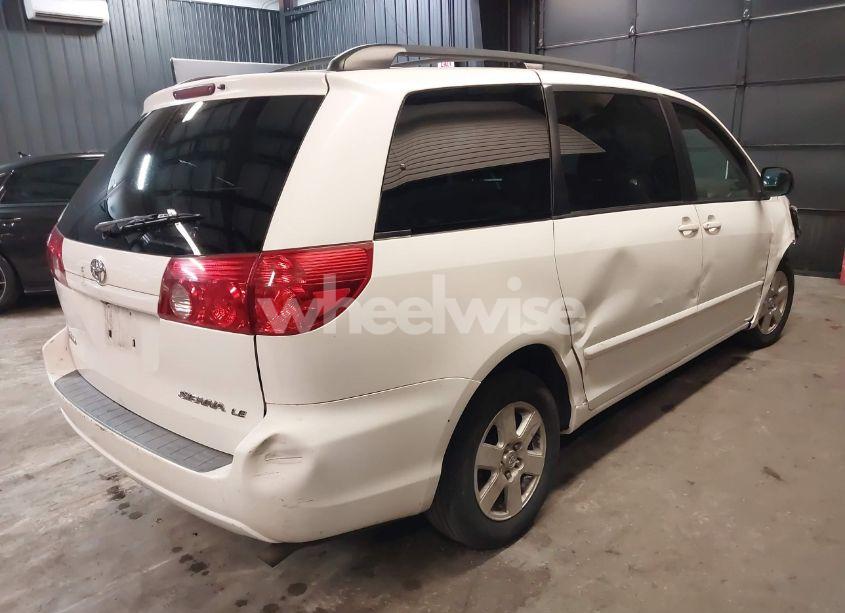 Photo 4 of 2007 Toyota Sienna LE (VIN 5TDZK23C17S034829)
