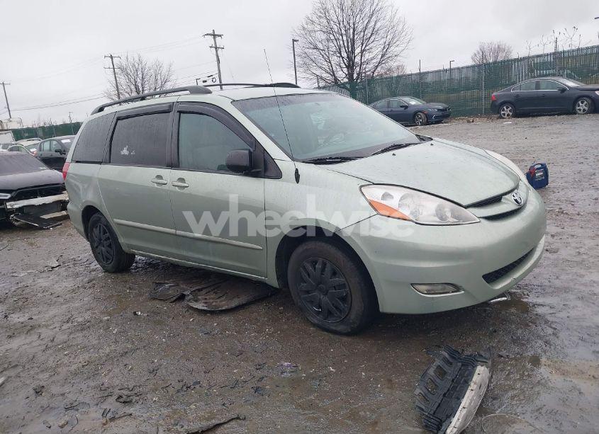 2007 Toyota Sienna LE (VIN 5TDZK23C17S052943) main photo