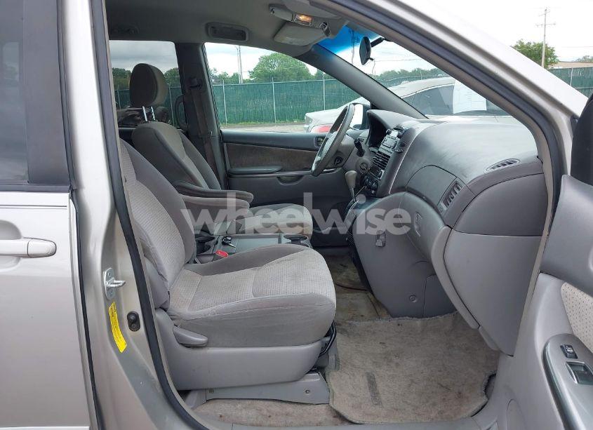 Photo 5 of 2007 Toyota Sienna CE/LE (VIN 5TDZK23C17S066759)