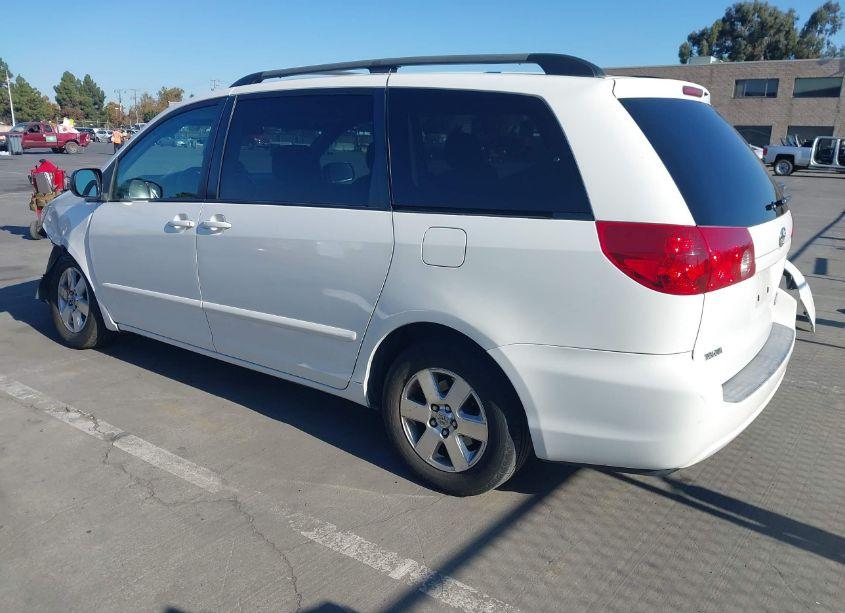 Photo 3 of 2007 Toyota Sienna LE (VIN 5TDZK23C17S079916)
