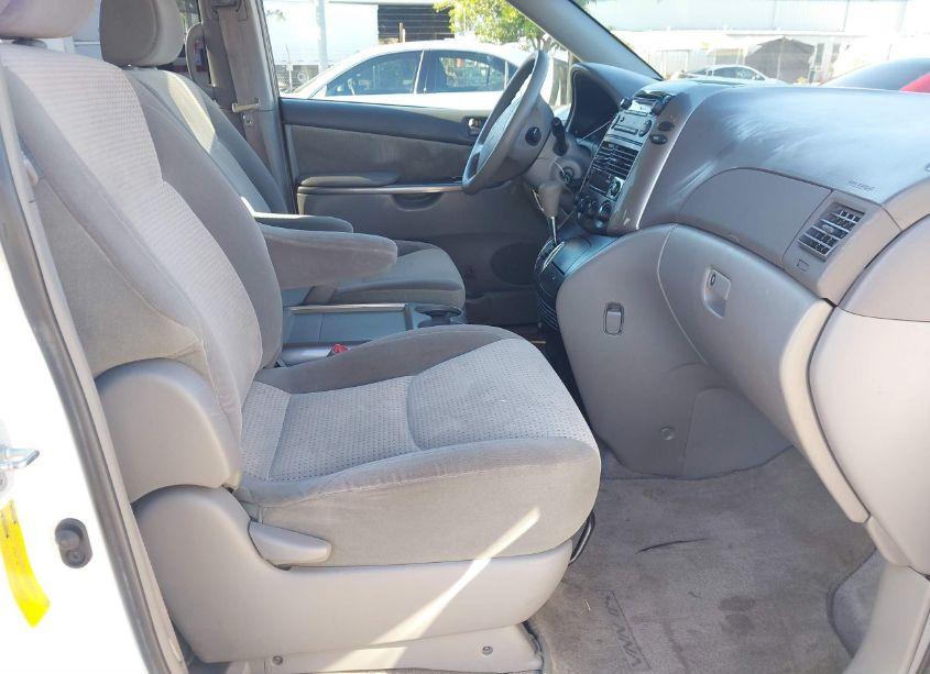 Photo 5 of 2007 Toyota Sienna LE (VIN 5TDZK23C17S079916)