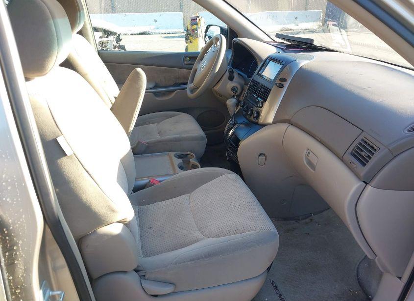 Photo 5 of 2007 Toyota Sienna LE (VIN 5TDZK23C17S085764)