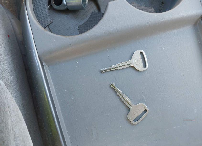 Photo 11 of 2008 Toyota Sienna CE (VIN 5TDZK23C18S110809)