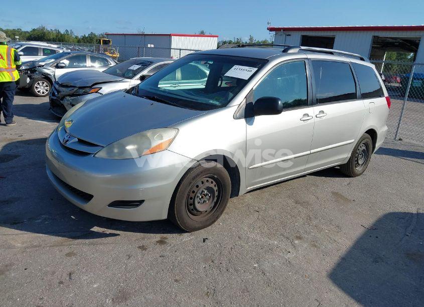 Photo 2 of 2008 Toyota Sienna LE (VIN 5TDZK23C18S131871)