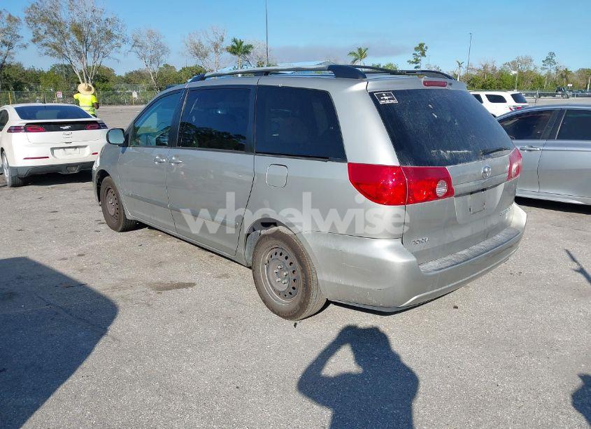 Photo 3 of 2008 Toyota Sienna LE (VIN 5TDZK23C18S131871)