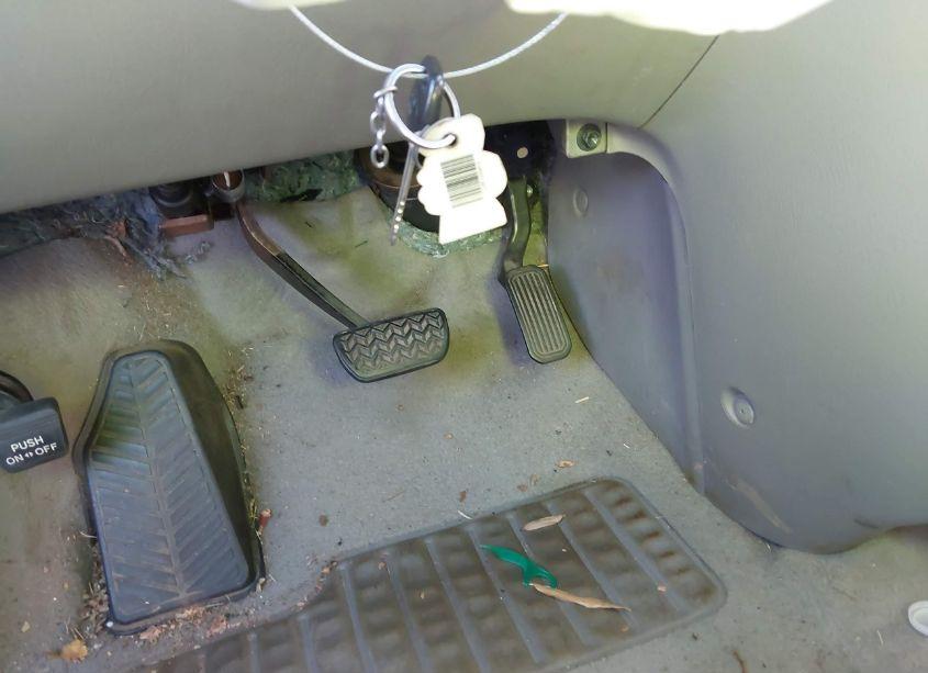 Photo 11 of 2008 Toyota Sienna CE (VIN 5TDZK23C18S145222)