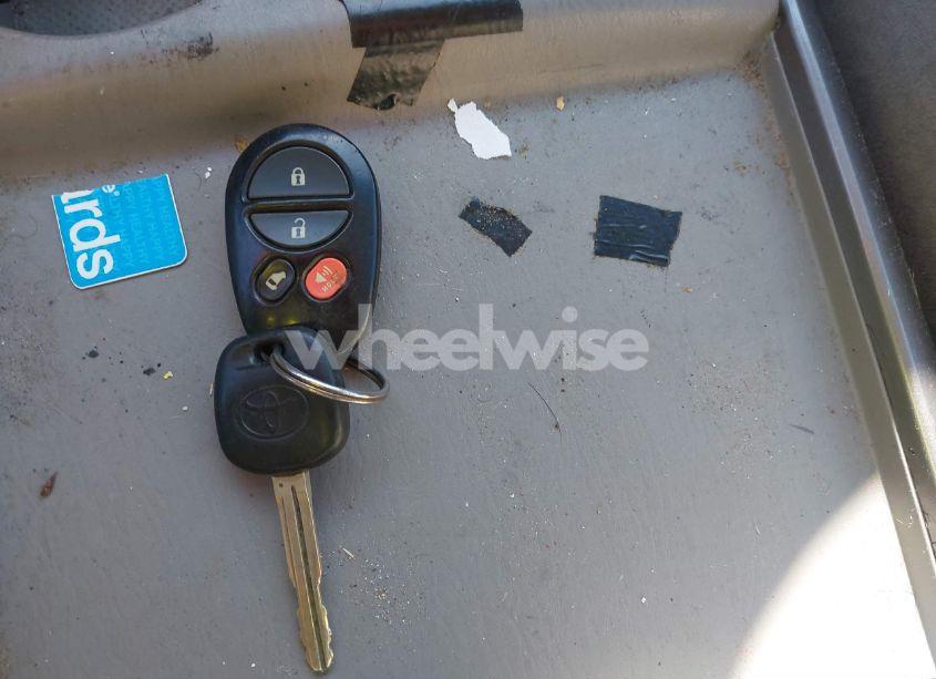 Photo 11 of 2008 Toyota Sienna LE (VIN 5TDZK23C18S151456)