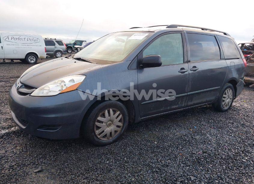 Photo 2 of 2008 Toyota Sienna LE (VIN 5TDZK23C18S151845)