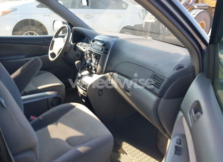 Photo 5 of 2008 Toyota Sienna LE (VIN 5TDZK23C18S198681)