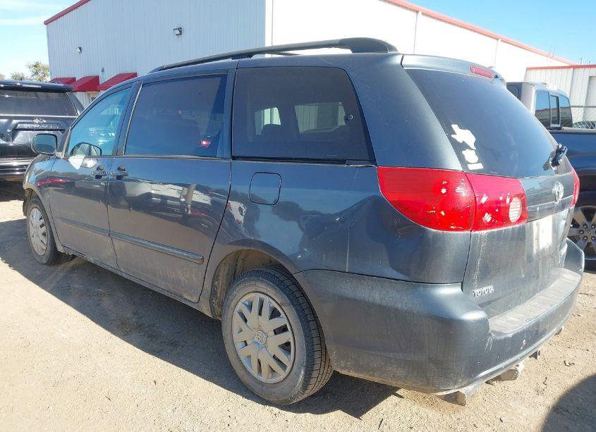 Photo 3 of 2008 Toyota Sienna LE (VIN 5TDZK23C18S213390)