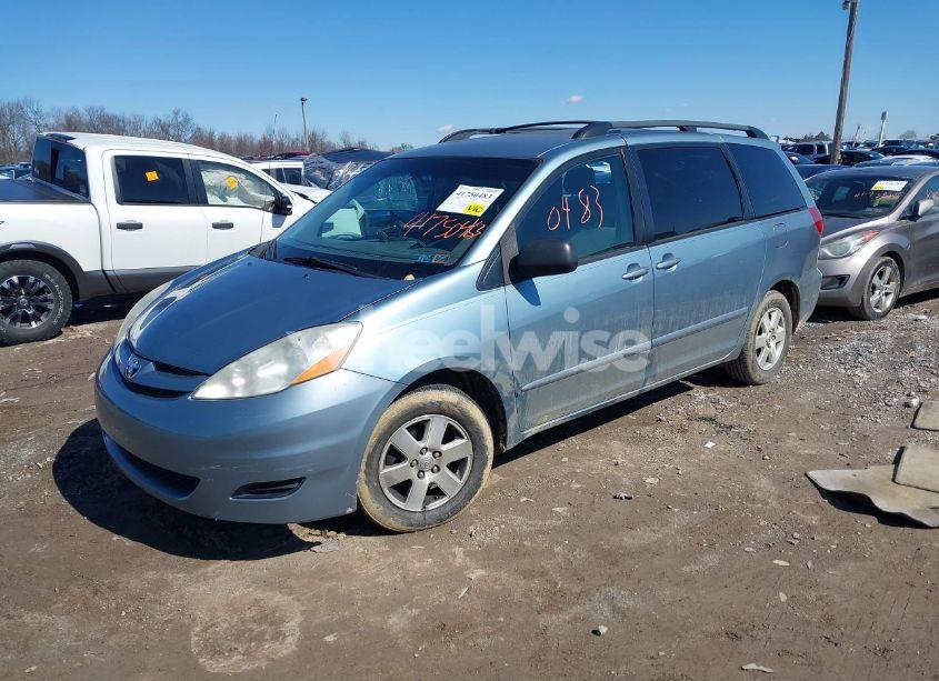 Photo 2 of 2008 Toyota Sienna LE (VIN 5TDZK23C18S222235)
