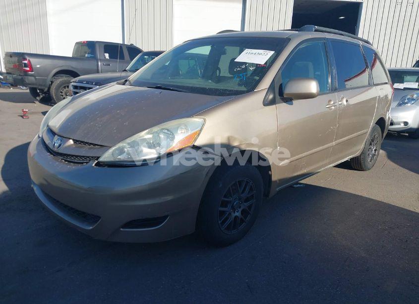Photo 2 of 2009 Toyota Sienna LE (VIN 5TDZK23C19S260923)