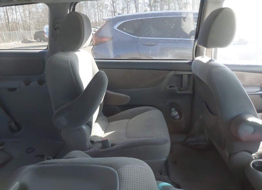 Photo 8 of 2009 Toyota Sienna LE (VIN 5TDZK23C19S262218)