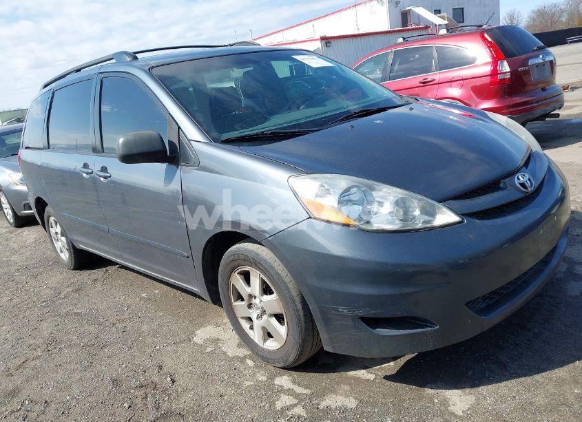 2009 Toyota Sienna LE (VIN 5TDZK23C19S264518) main photo