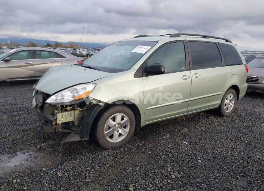 Photo 2 of 2009 Toyota Sienna LE (VIN 5TDZK23C19S265930)