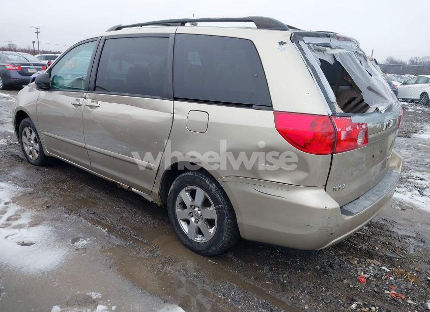 Photo 3 of 2007 Toyota Sienna LE (VIN 5TDZK23C27S002469)