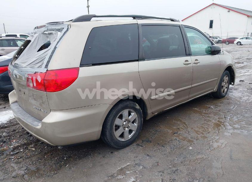 Photo 4 of 2007 Toyota Sienna LE (VIN 5TDZK23C27S002469)