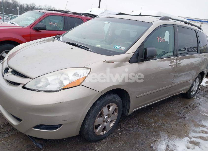 Photo 6 of 2007 Toyota Sienna LE (VIN 5TDZK23C27S002469)