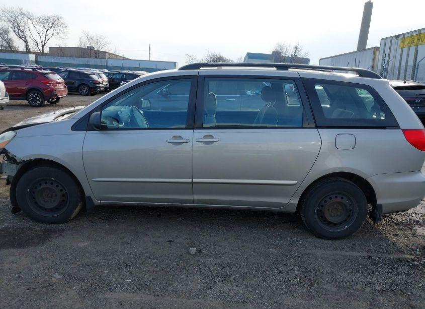 Photo 14 of 2007 Toyota Sienna CE (VIN 5TDZK23C27S051459)