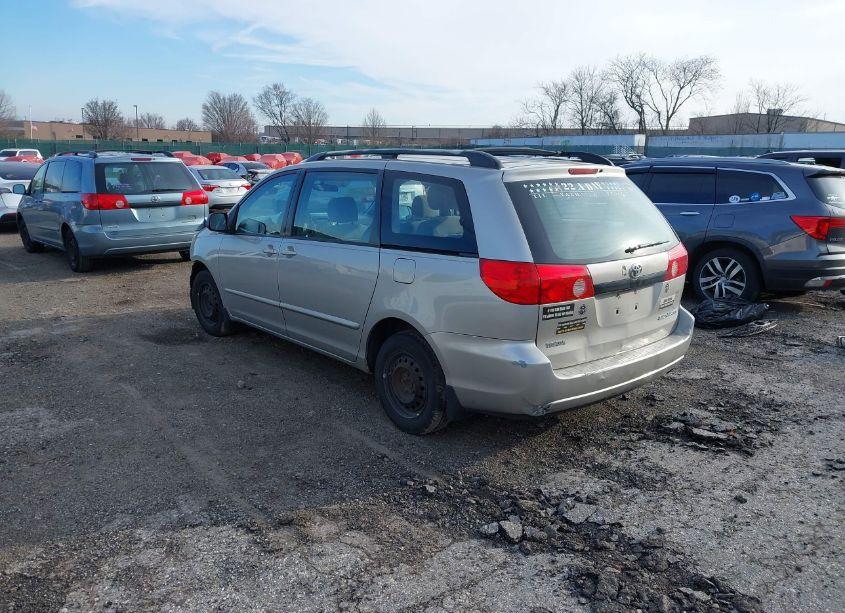 Photo 3 of 2007 Toyota Sienna CE (VIN 5TDZK23C27S051459)