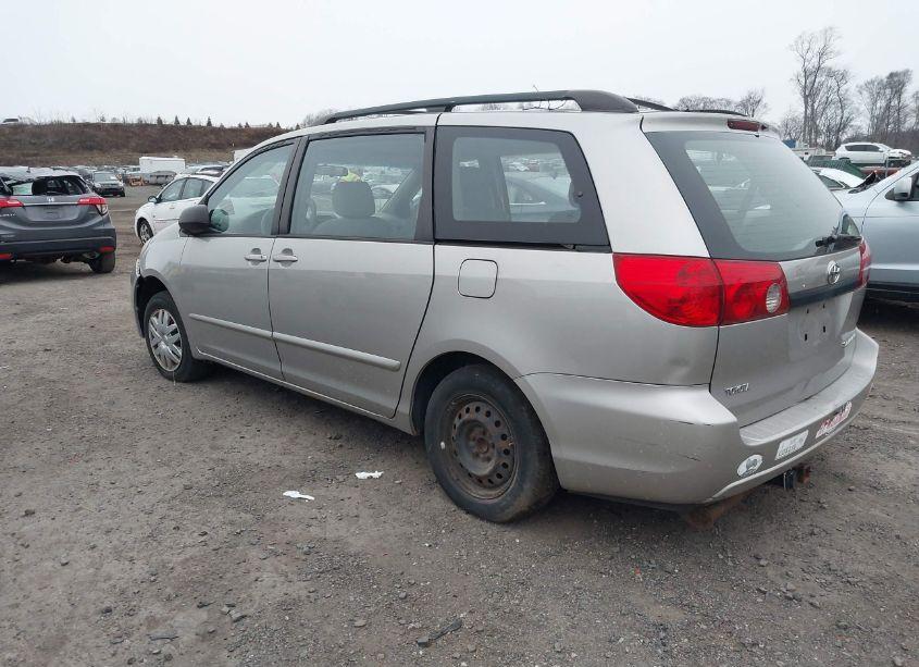 Photo 3 of 2007 Toyota Sienna CE (VIN 5TDZK23C27S061389)