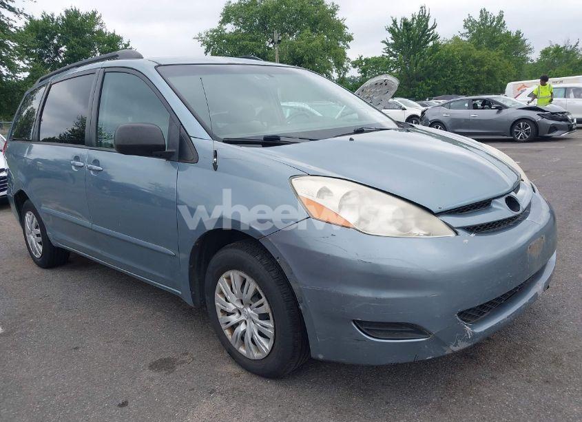 2007 Toyota Sienna LE (VIN 5TDZK23C27S084185) main photo