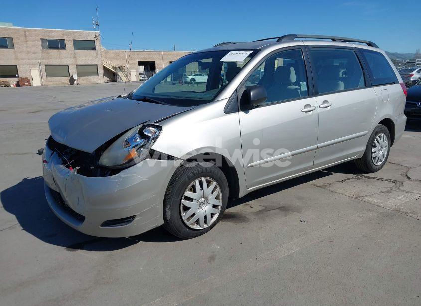 Photo 2 of 2007 Toyota Sienna CE (VIN 5TDZK23C27S095736)