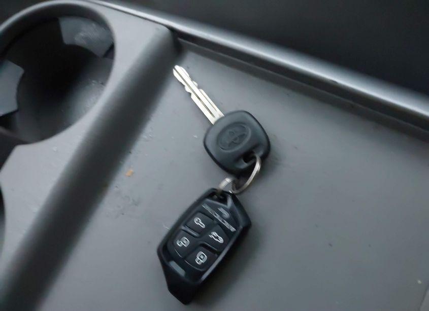 Photo 11 of 2008 Toyota Sienna LE (VIN 5TDZK23C28S117719)