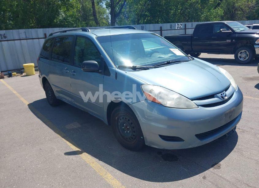 2008 Toyota Sienna LE (VIN 5TDZK23C28S122273) main photo