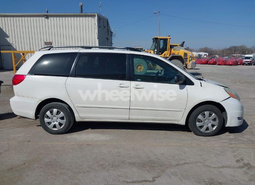 Photo 13 of 2008 Toyota Sienna LE (VIN 5TDZK23C28S132690)