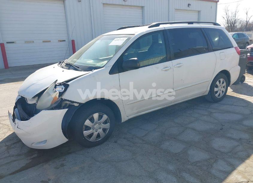 Photo 2 of 2008 Toyota Sienna LE (VIN 5TDZK23C28S132690)