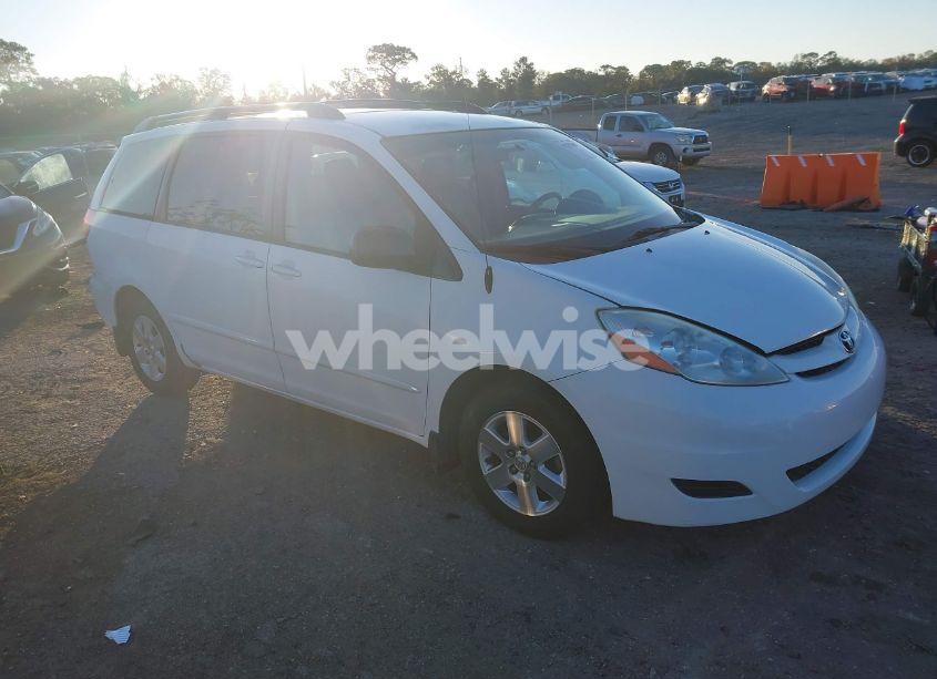 2008 Toyota Sienna LE (VIN 5TDZK23C28S135752) main photo