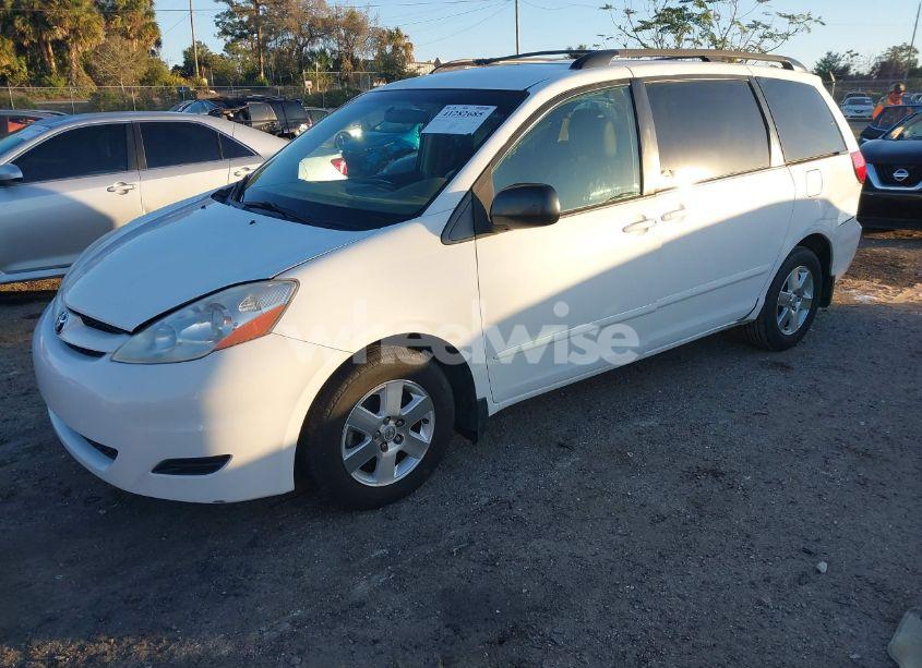 Photo 2 of 2008 Toyota Sienna LE (VIN 5TDZK23C28S135752)