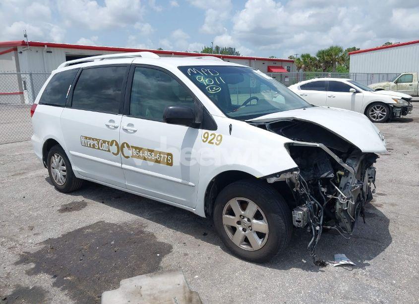 2008 Toyota Sienna LE (VIN 5TDZK23C28S139011) main photo