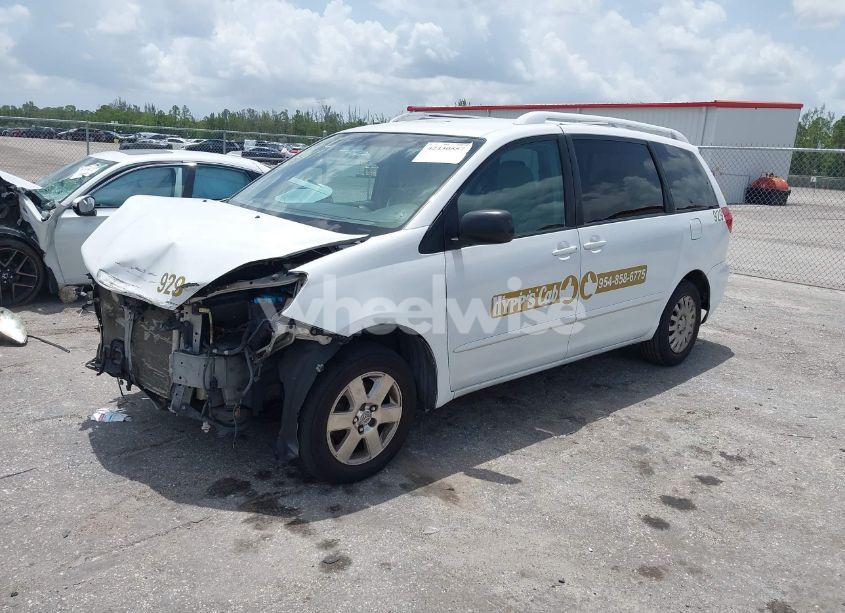 Photo 2 of 2008 Toyota Sienna LE (VIN 5TDZK23C28S139011)