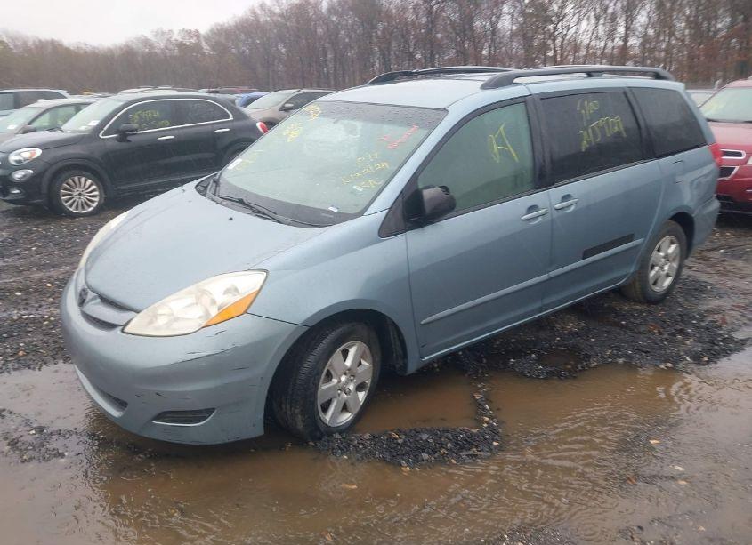 Photo 2 of 2008 Toyota Sienna LE (VIN 5TDZK23C28S156603)