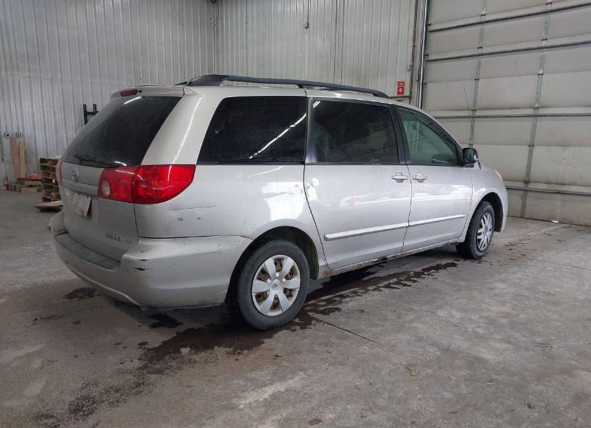 Photo 4 of 2008 Toyota Sienna LE (VIN 5TDZK23C28S170534)