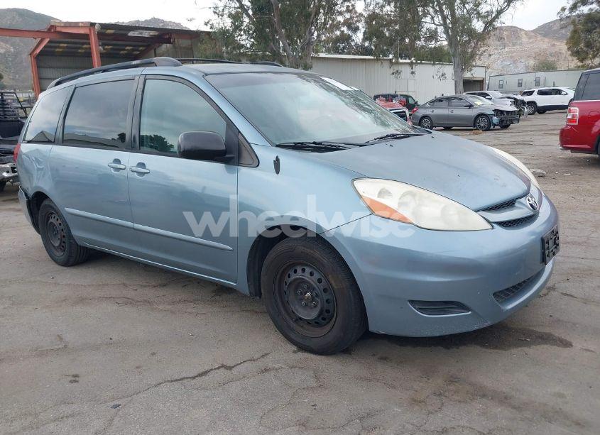 2008 Toyota Sienna LE (VIN 5TDZK23C28S188113) main photo