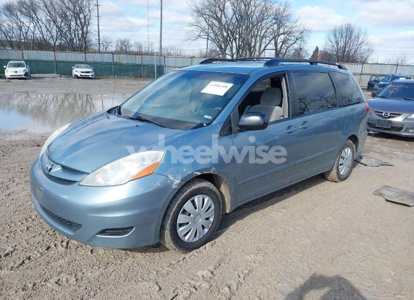 Photo 2 of 2009 Toyota Sienna CE (VIN 5TDZK23C29S229762)