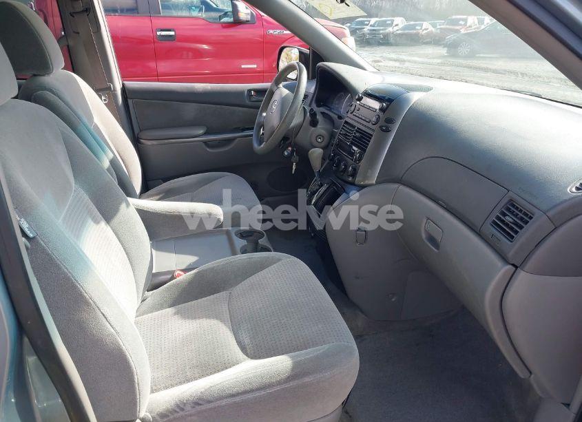 Photo 5 of 2009 Toyota Sienna CE (VIN 5TDZK23C29S229762)