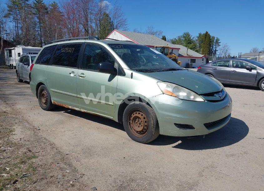 2009 Toyota Sienna LE (VIN 5TDZK23C29S233245) main photo